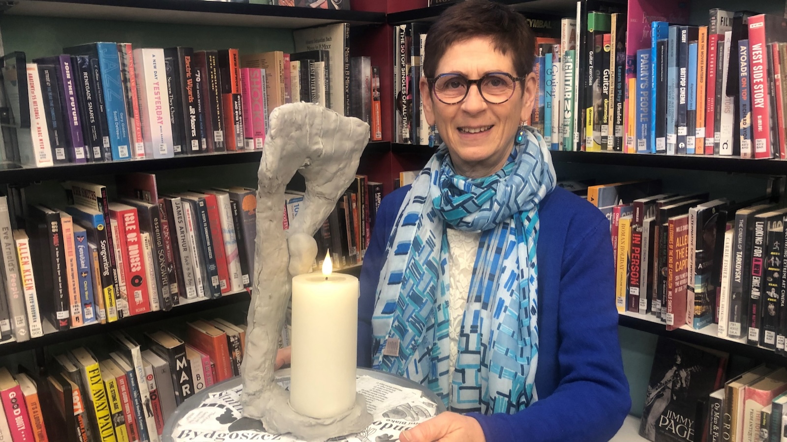 Sculptor’s Daughter ‘Gobsmacked’ by Holocaust Memorial Tribute at Hornsey Library