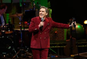 Rob Brydon Announces Festive Tour for Christmas 2025