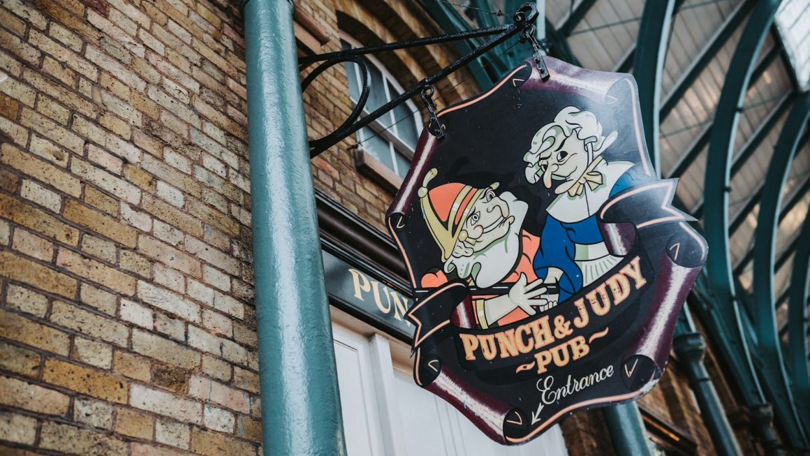 Uncovering the Hidden Meanings Behind British Pub Signs: A Fascinating Journey Through Tradition and History