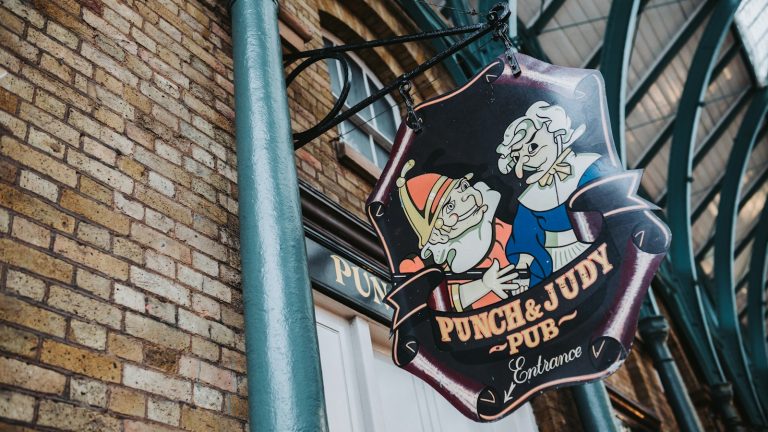 Uncovering the Hidden Meanings Behind British Pub Signs: A Fascinating Journey Through Tradition and History